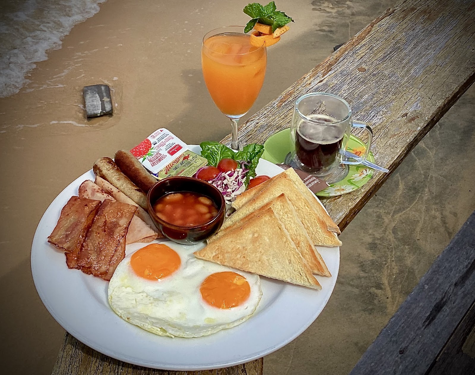Moonhut Beach Restaurant