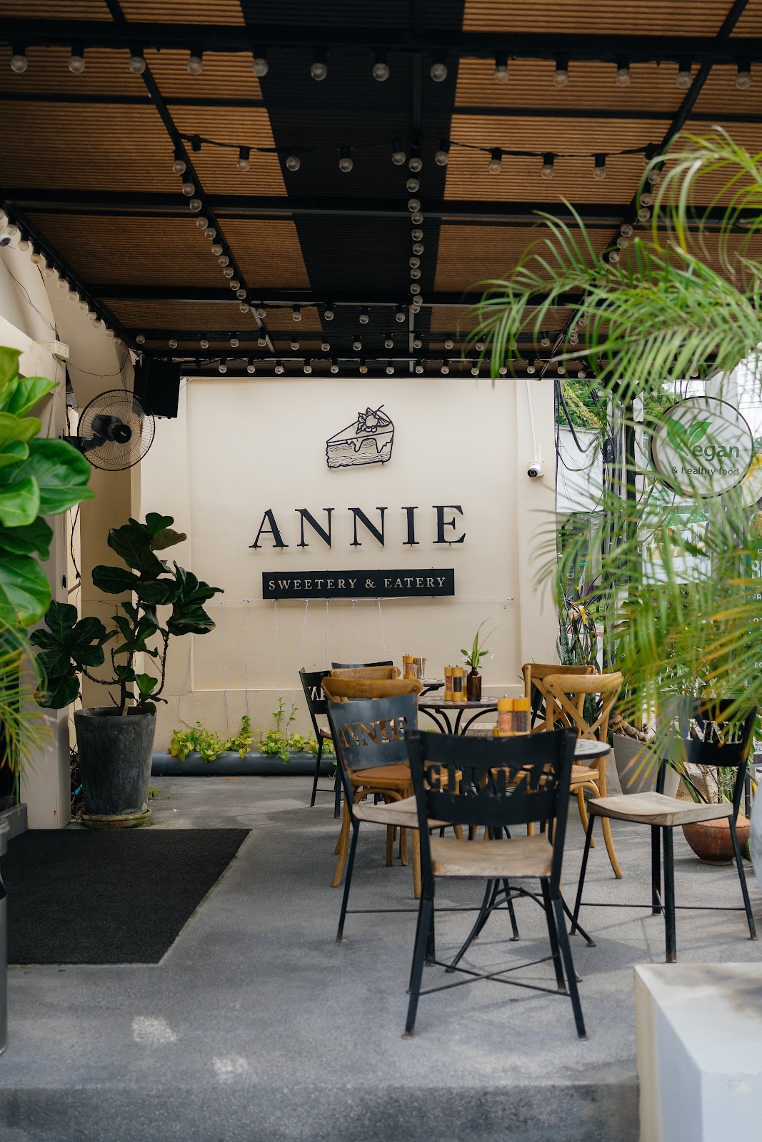 Annie Eatery & Sweetery