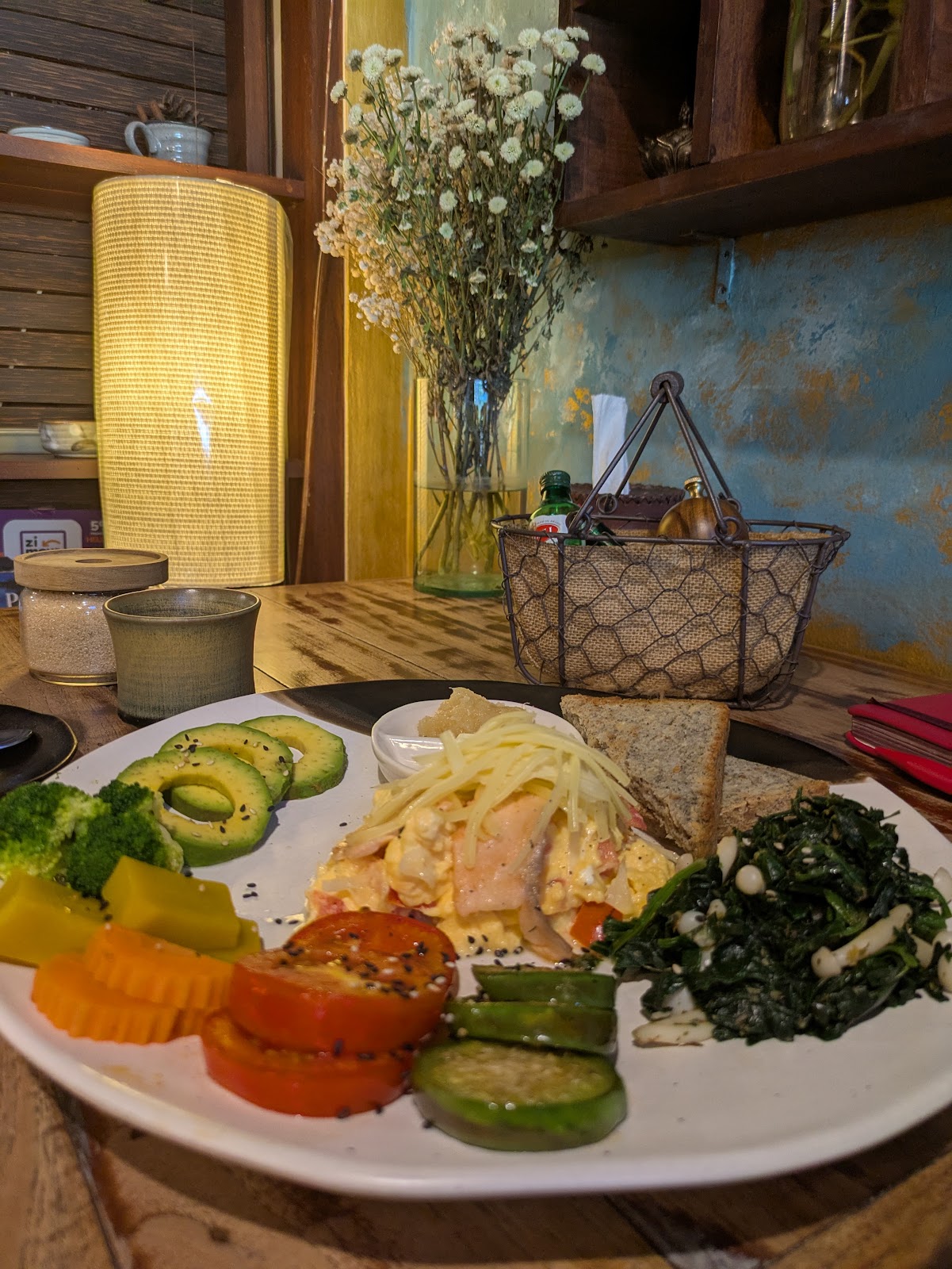 Art Cafe By June - Gallery image 4