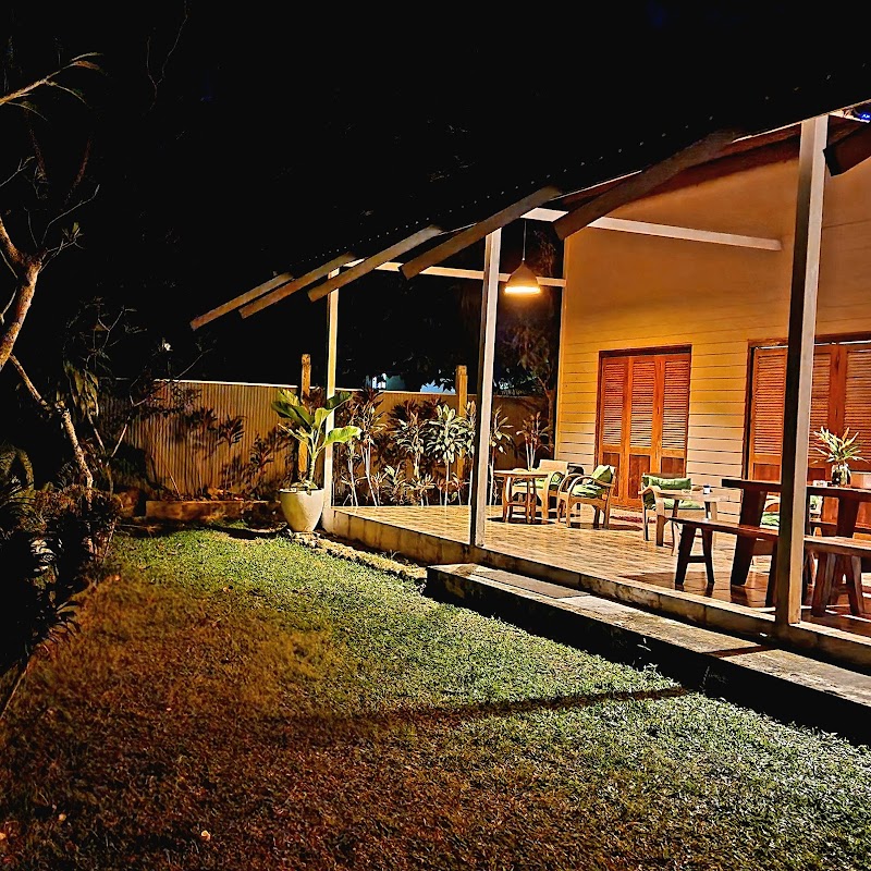 Baan Hinlad Home And Hostel