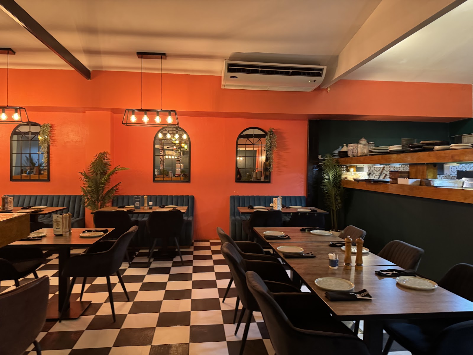 Baraca Mediterranean Restaurant - Gallery image 4