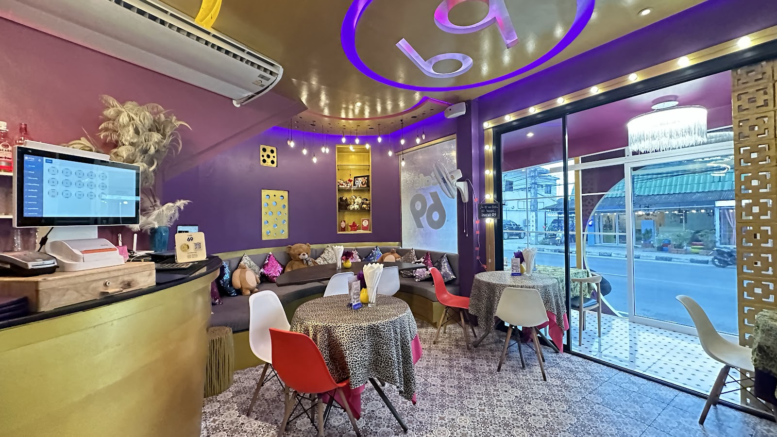 Cafe 69