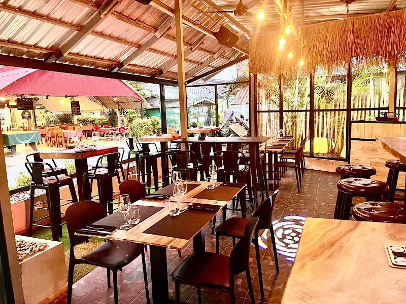 Cali's Café & Resto