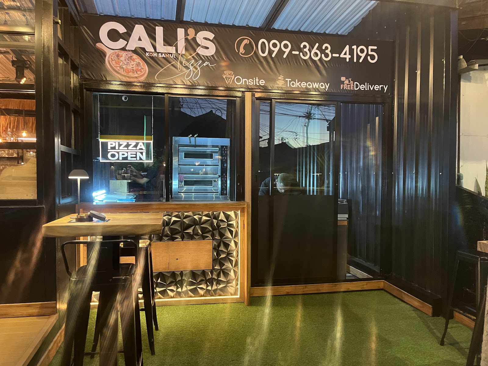 Cali's Café & Resto - Gallery image 4