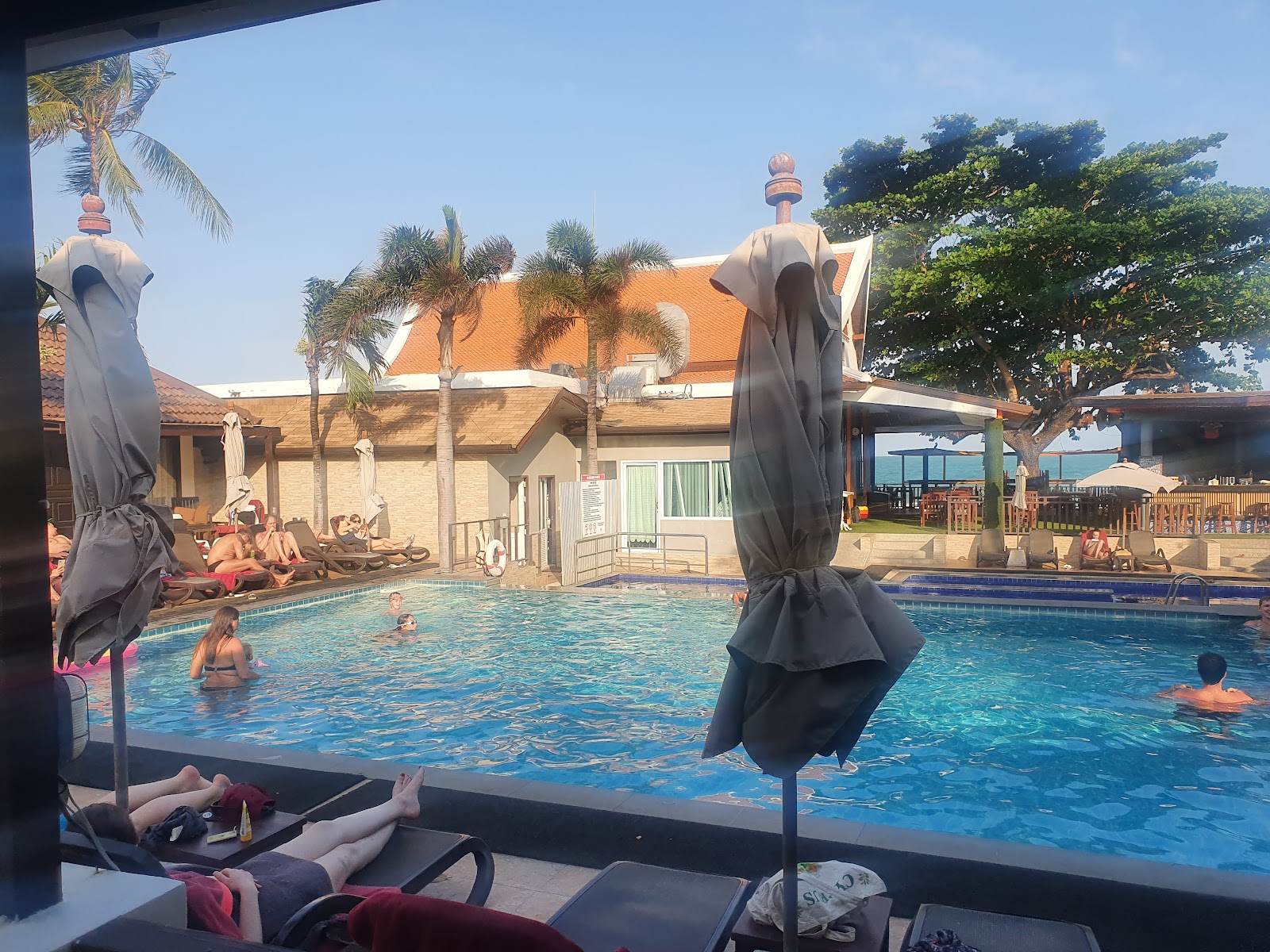 Chaweng Cove Beach Resort