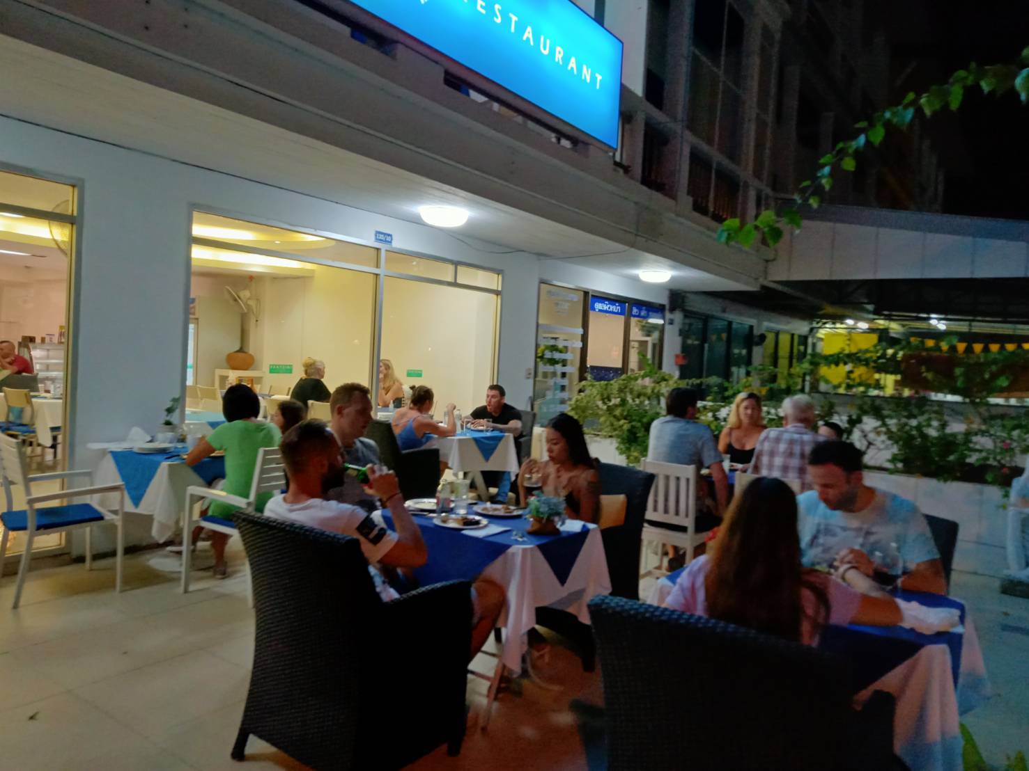 Fi Greek Restaurant & Deli - Gallery image 4