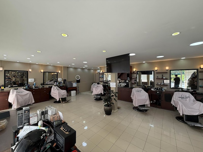 Friday CUTZ Barber Shop - Gallery image 2