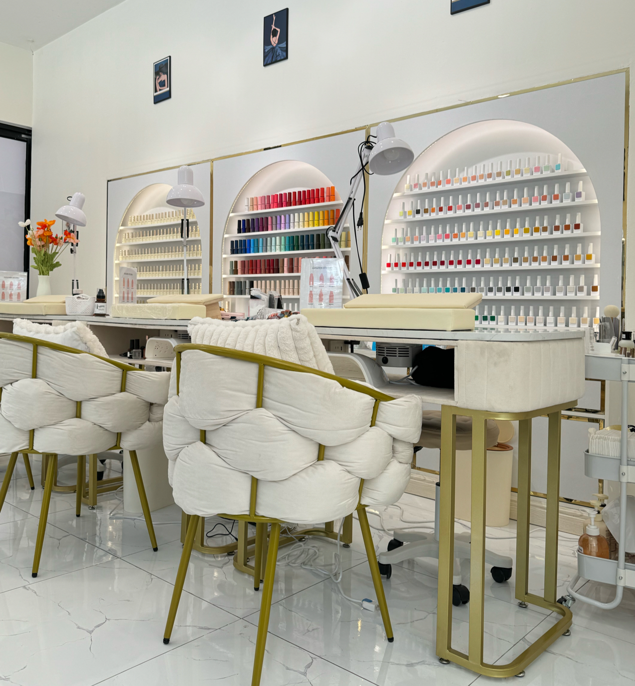 Golden Studio Nails & Eyelashes