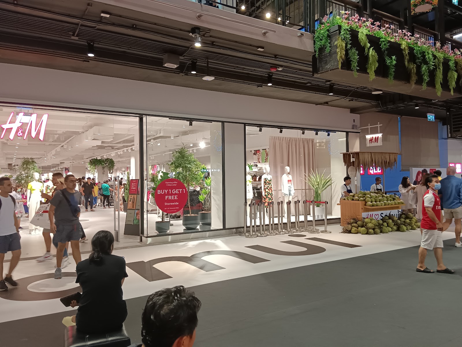 H&M