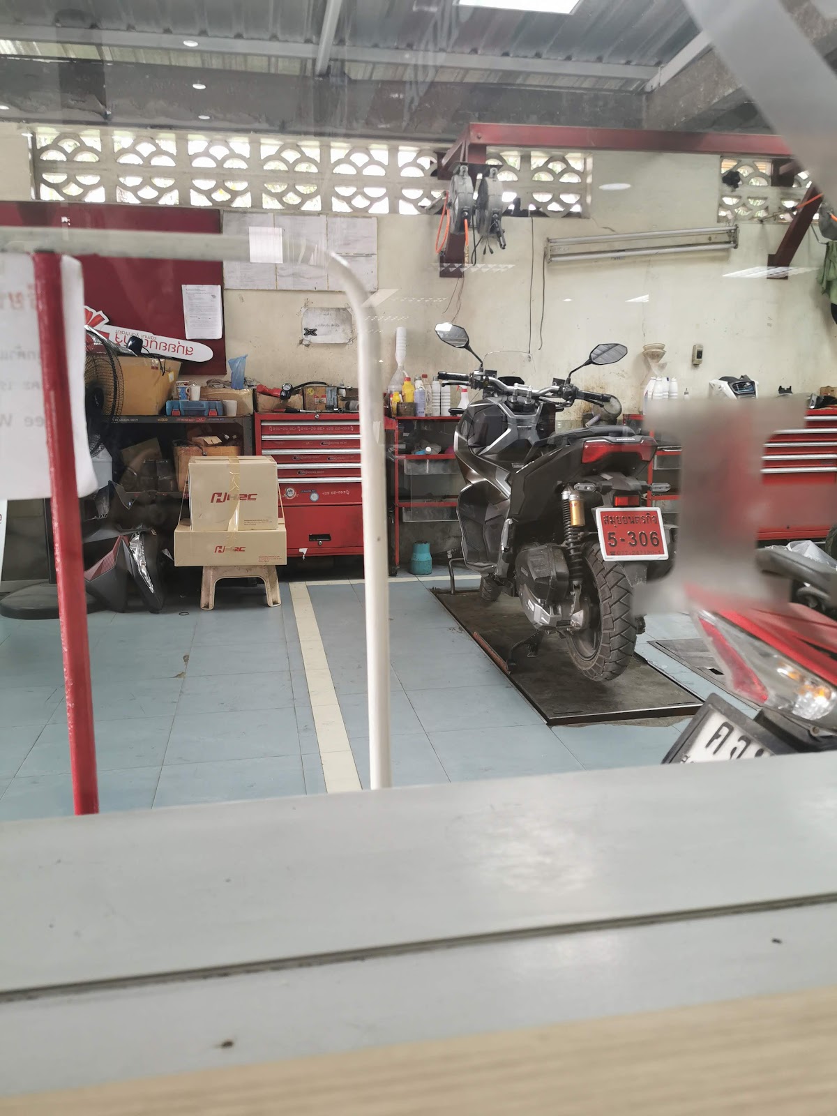 Honda Motorcycle Dealer - Gallery image 4