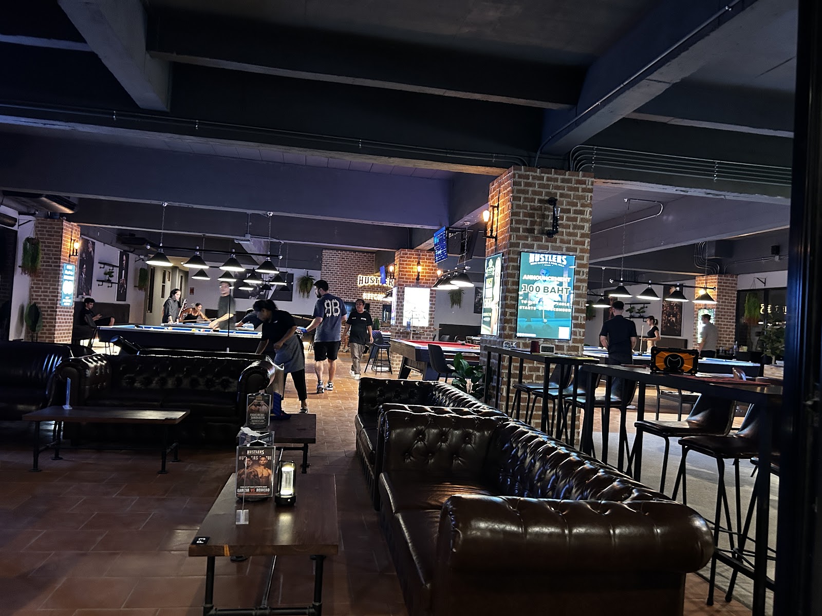 Hustlers Beer Garden & Pool Hall - Gallery image 5