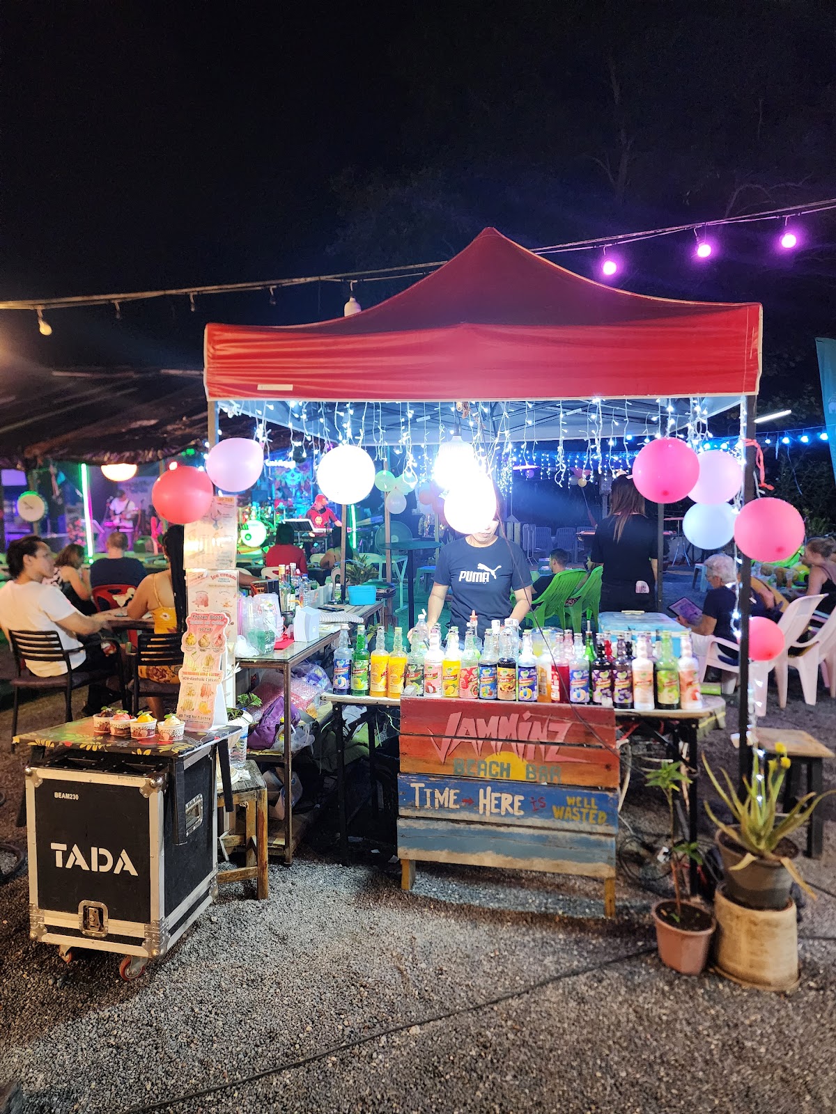 Jamminz Beach Bar