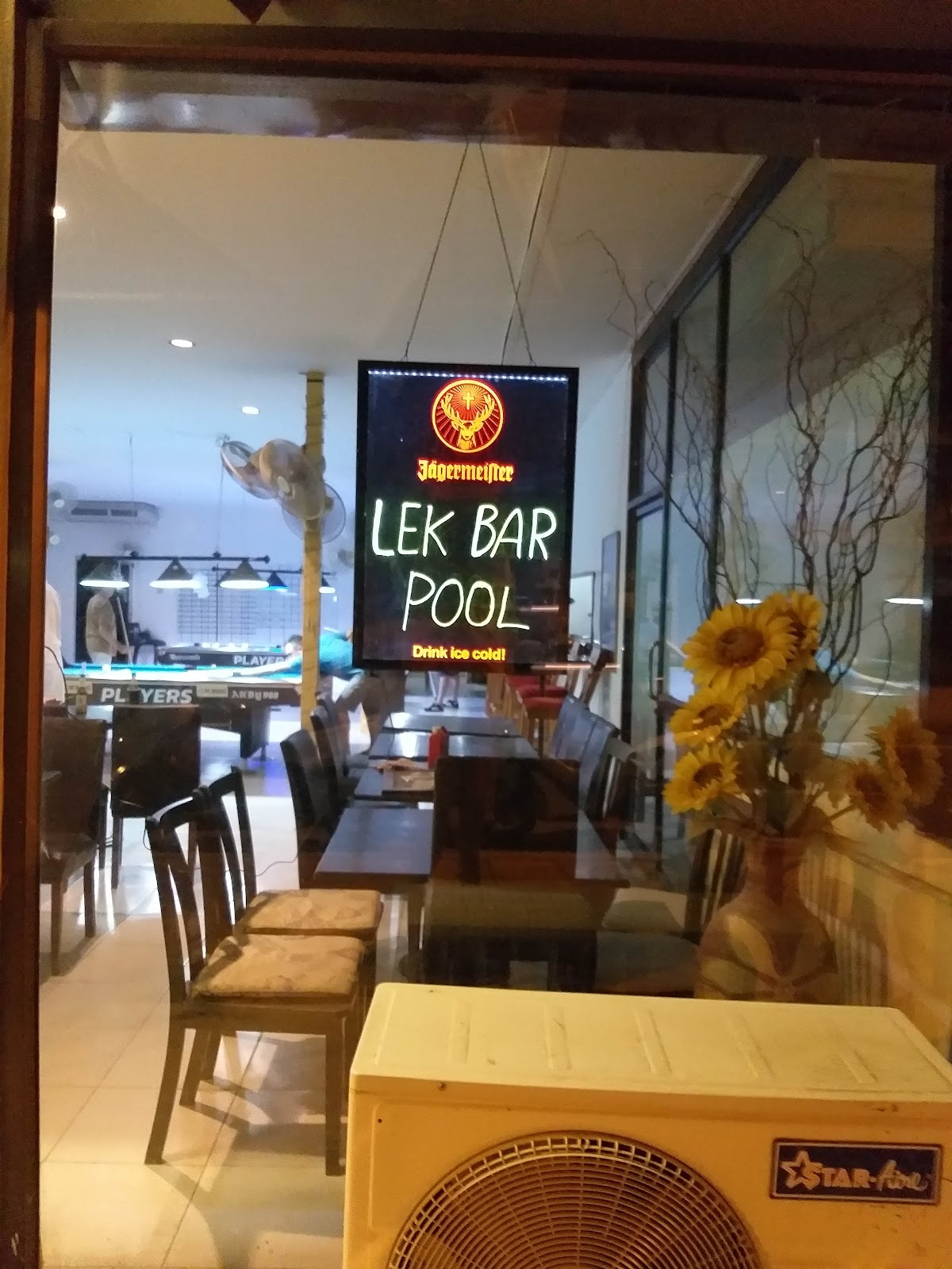 Lek Bar - Gallery image 4
