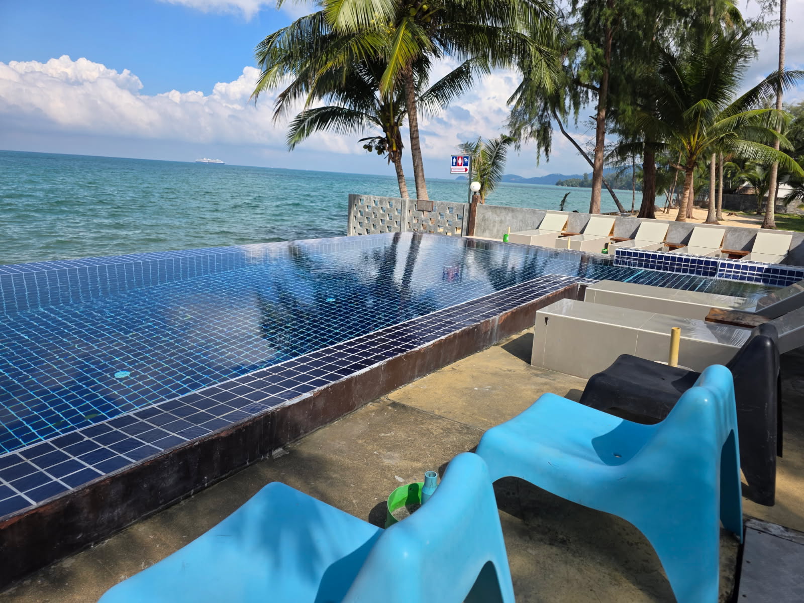 Lipa Bay Resort