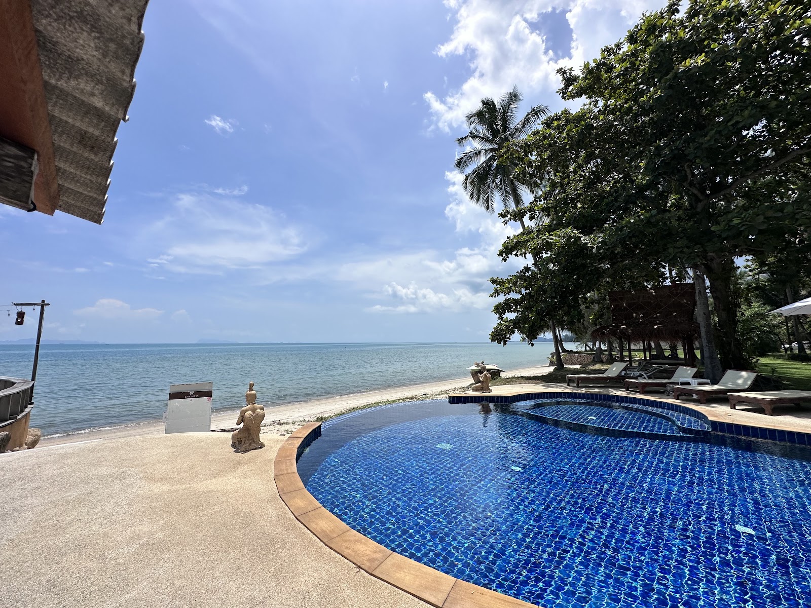 Lipa Lodge Beach Resort