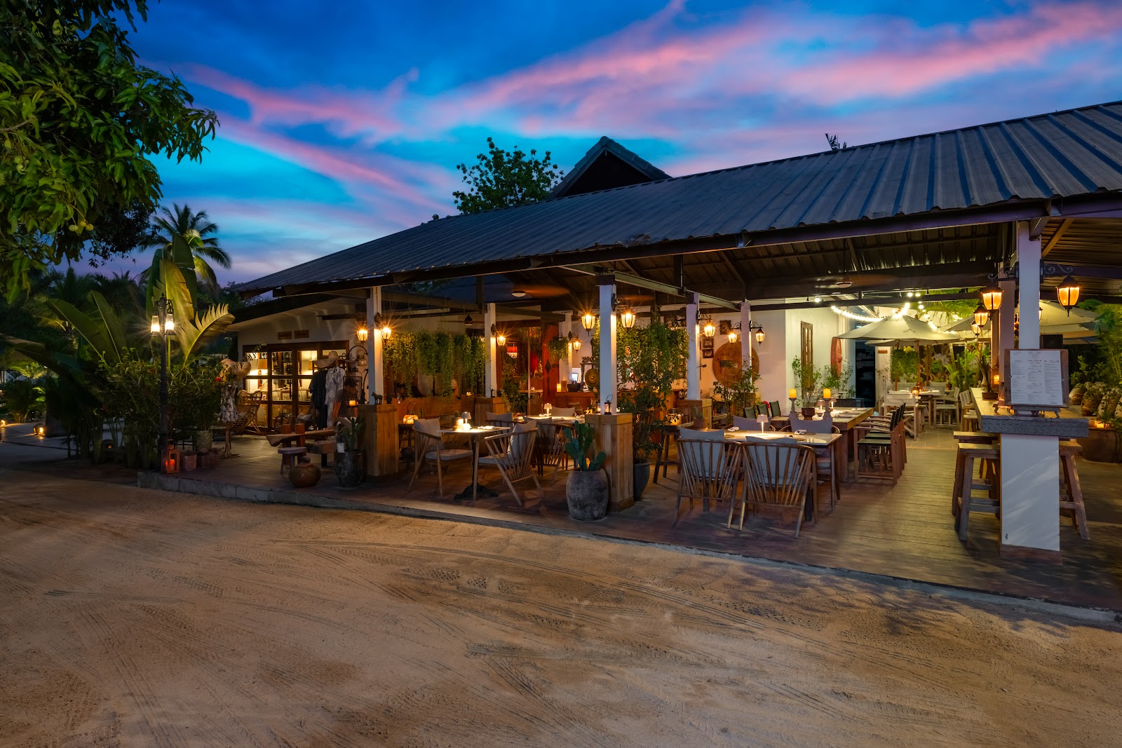 Lou Lou Eatery & Bar