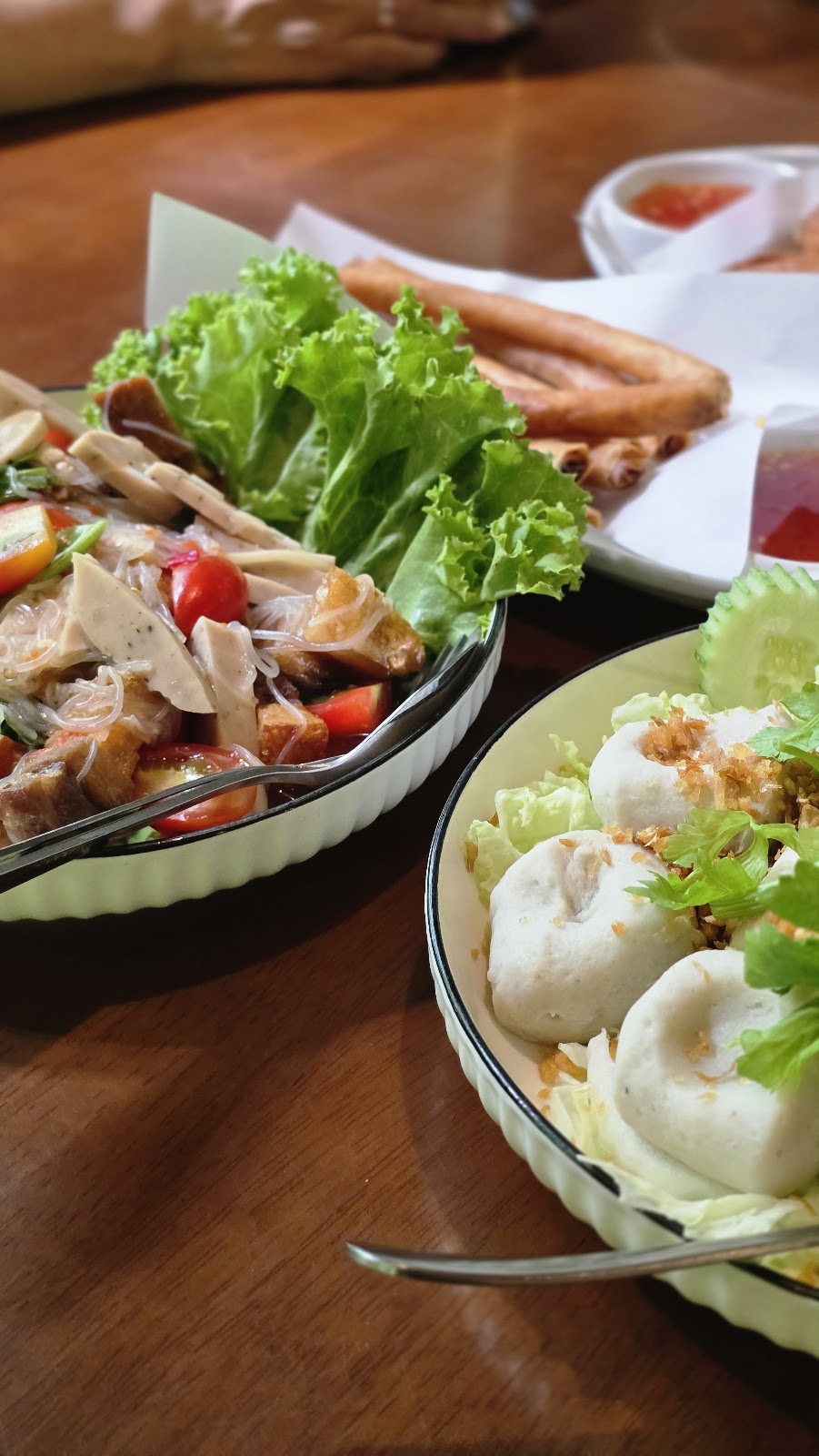 Luk Khai Lek Cafe & Restaurant