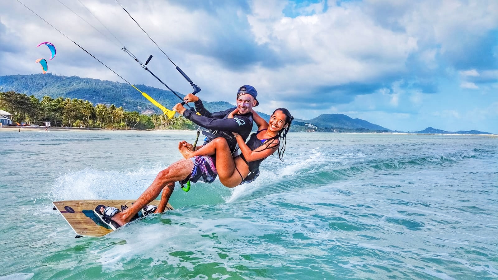 Mahalo - Efoil Kite Surfing Lessons