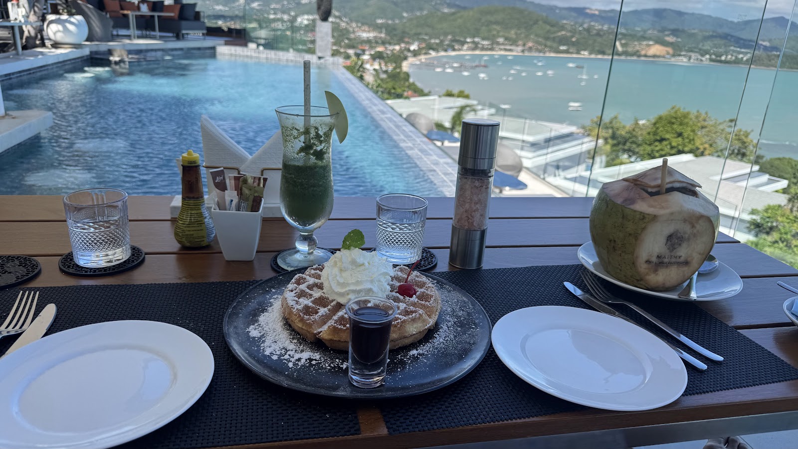 Maithy Pool Lounge & Restaurant
