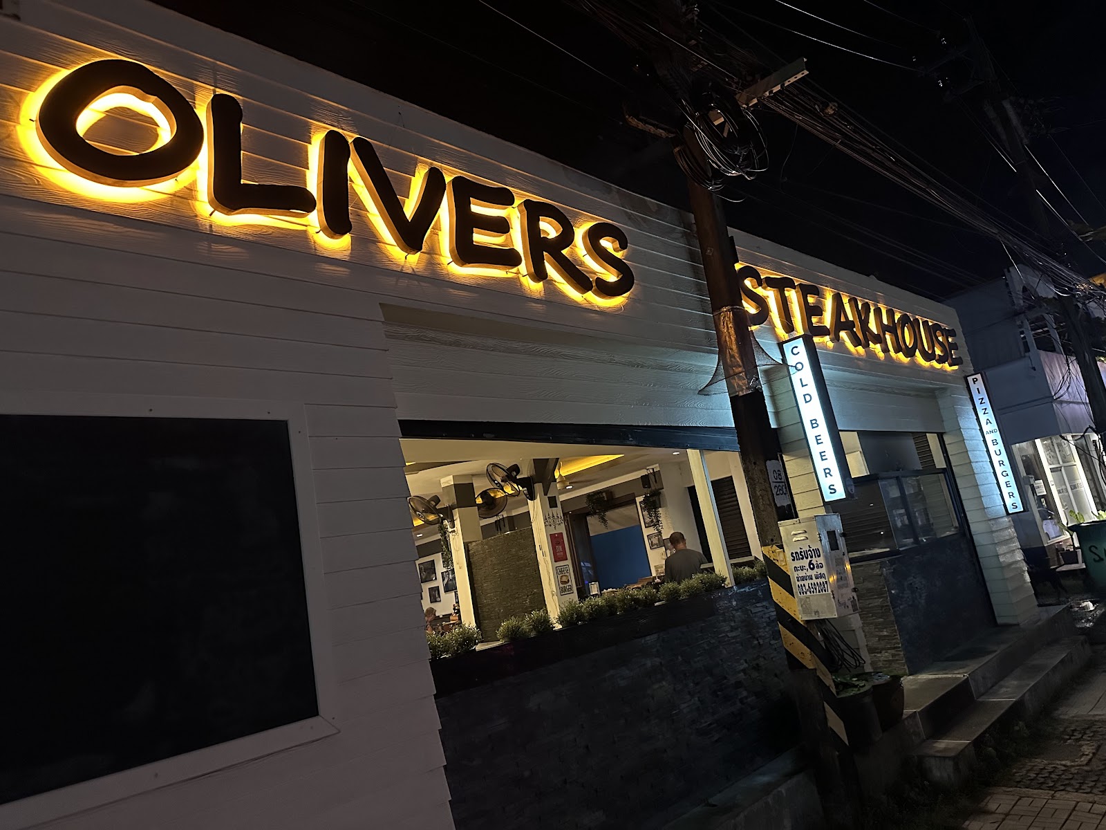 Oliver's Steakhouse Bar & Grill