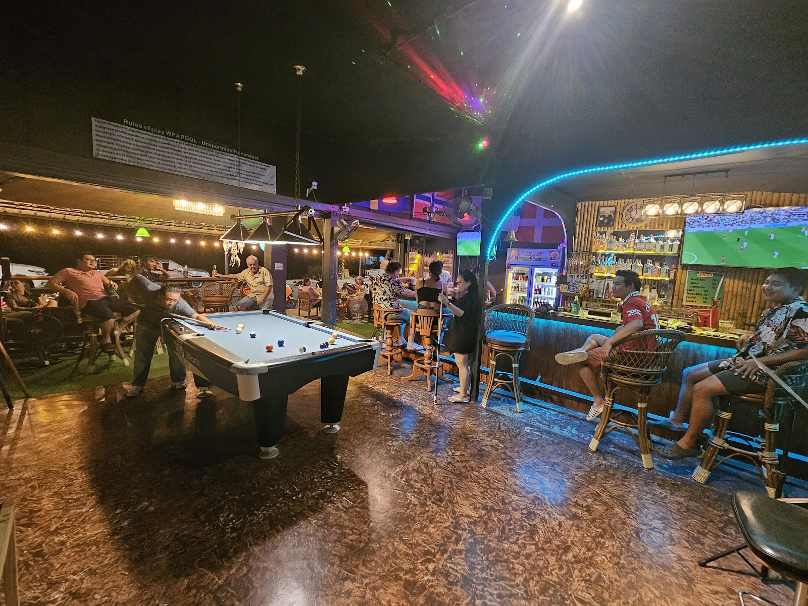 Pit Stop Bar - Gallery image 5