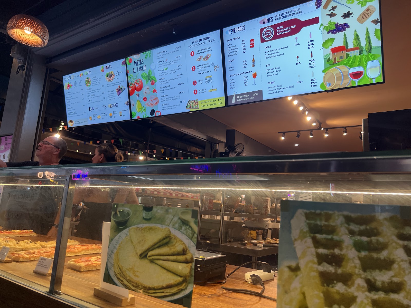 Pizza MakMak - Gallery image 4