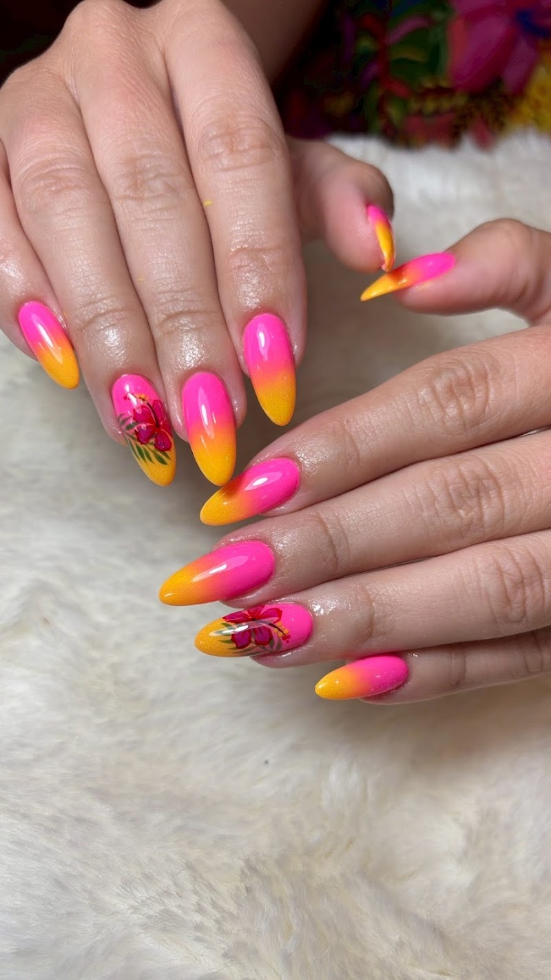 Queen Bee Nail And Eyelash