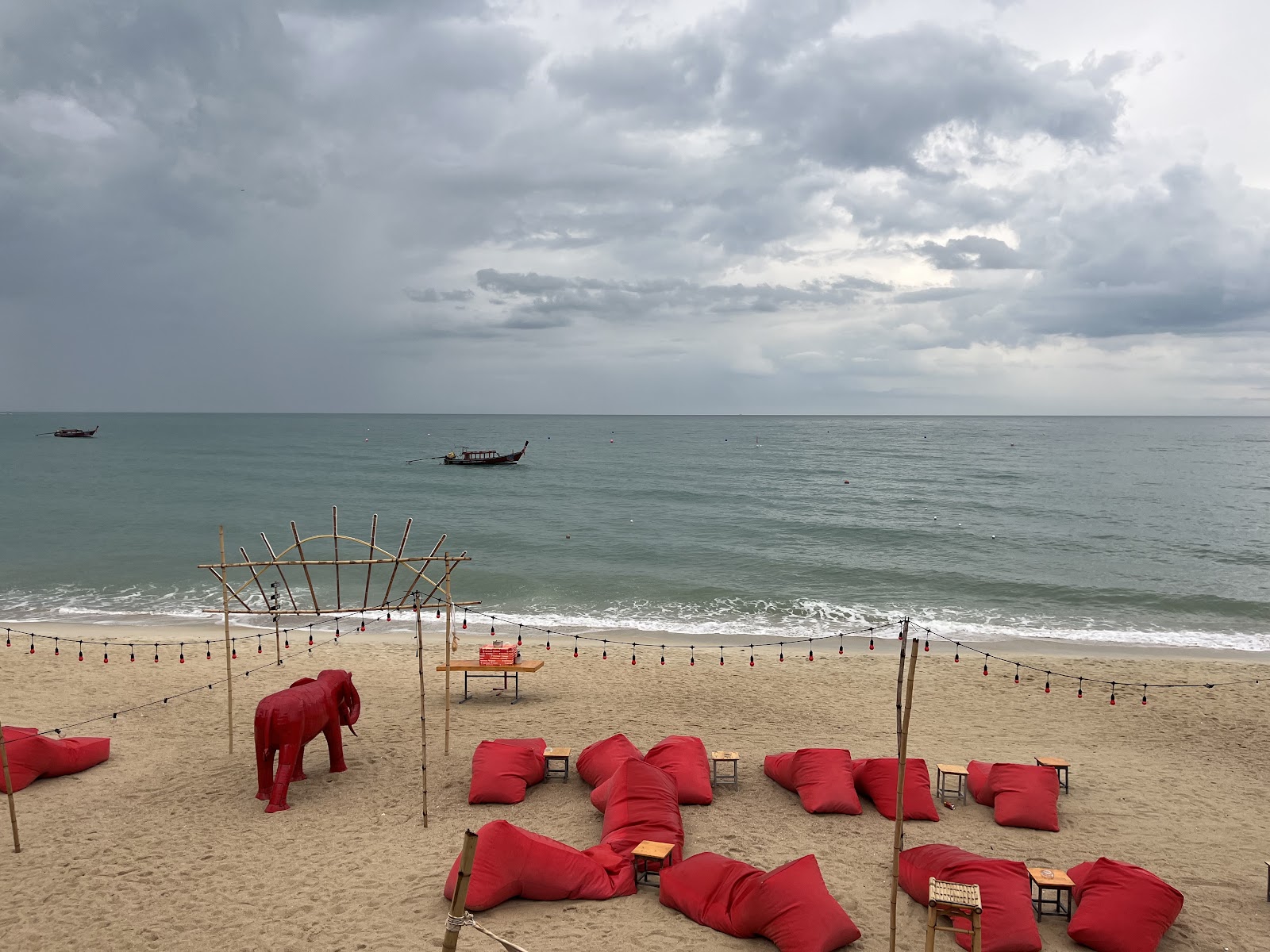 Red Elephant - Gallery image 4