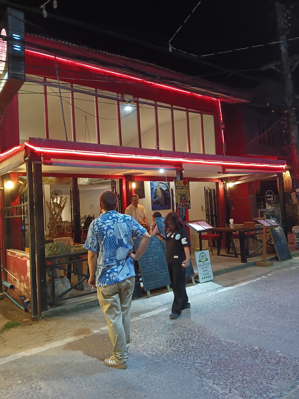 Red Moon - Gallery image 5
