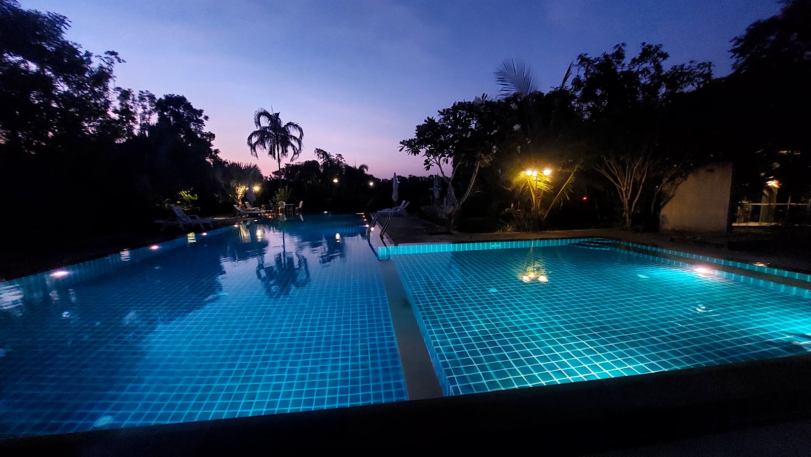 Saree Lagoon Villa