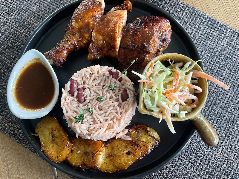 Sky Lounge - Jamaican Bar & Grill - Gallery image 2