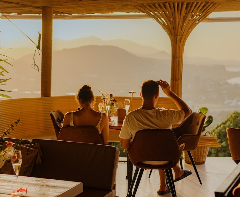 The Cocoon: Viewpoint Restaurant