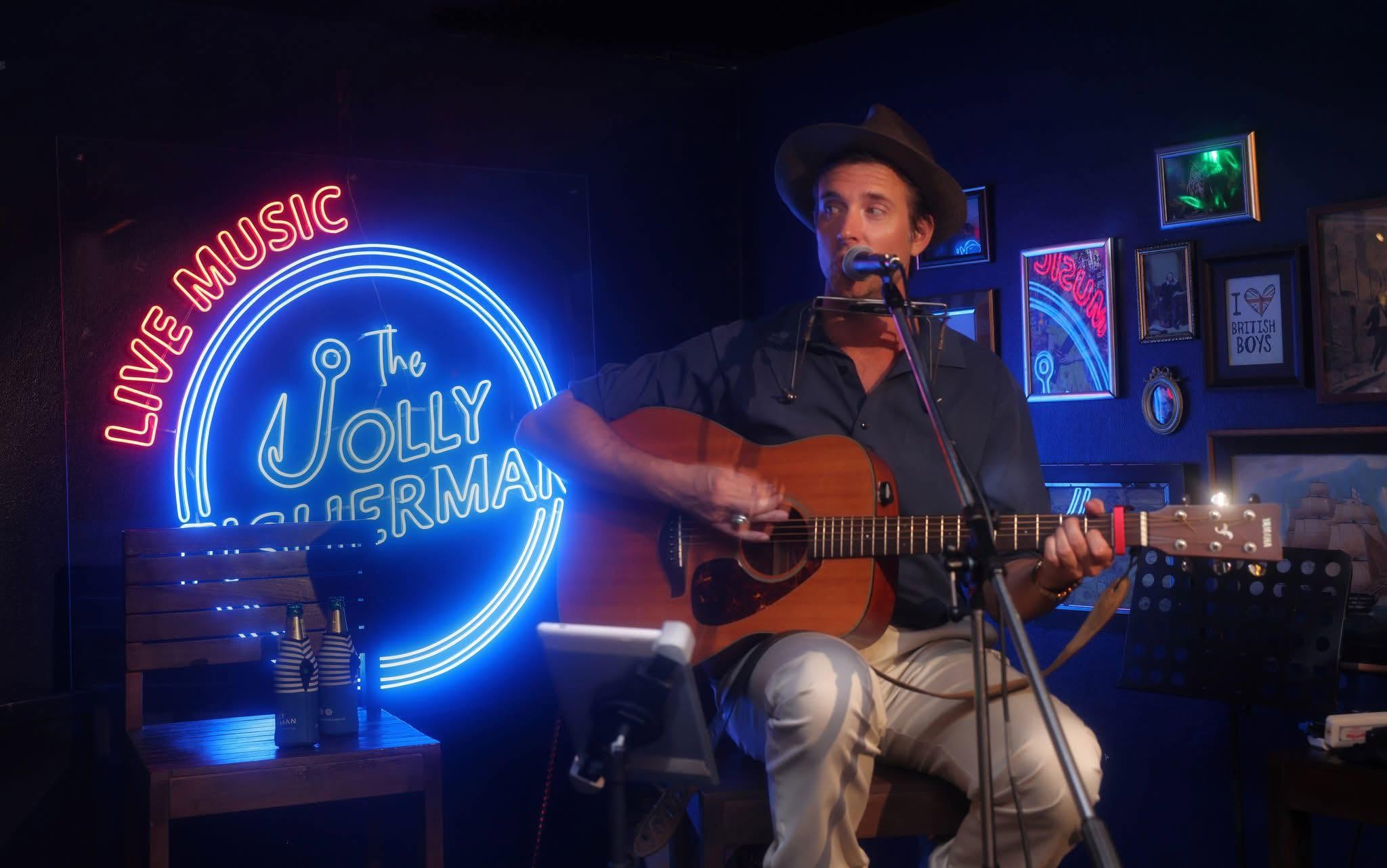 The Jolly Fisherman - Gallery image 7