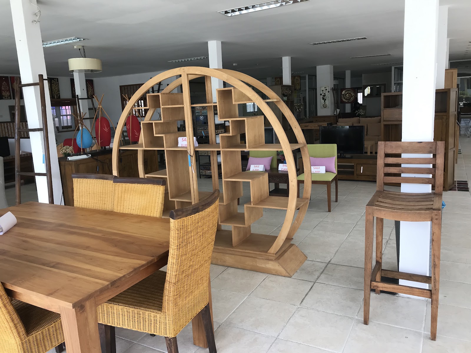 Thicha Furniture