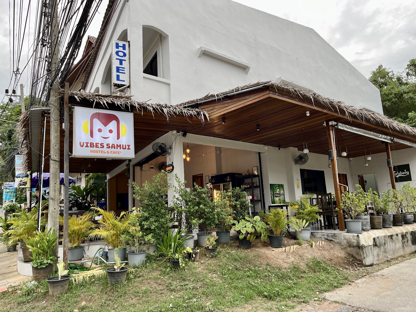 Vibes Samui Hostel & Cafe