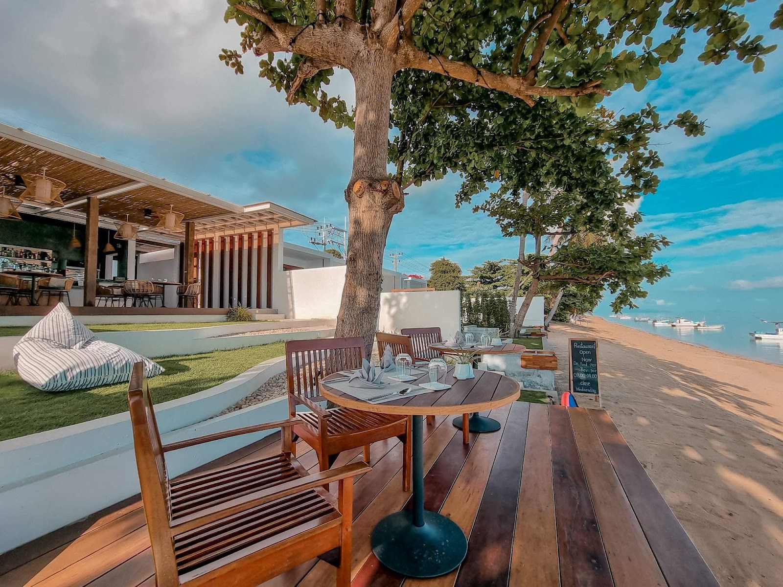 White Whale Beachfront Pool Villa