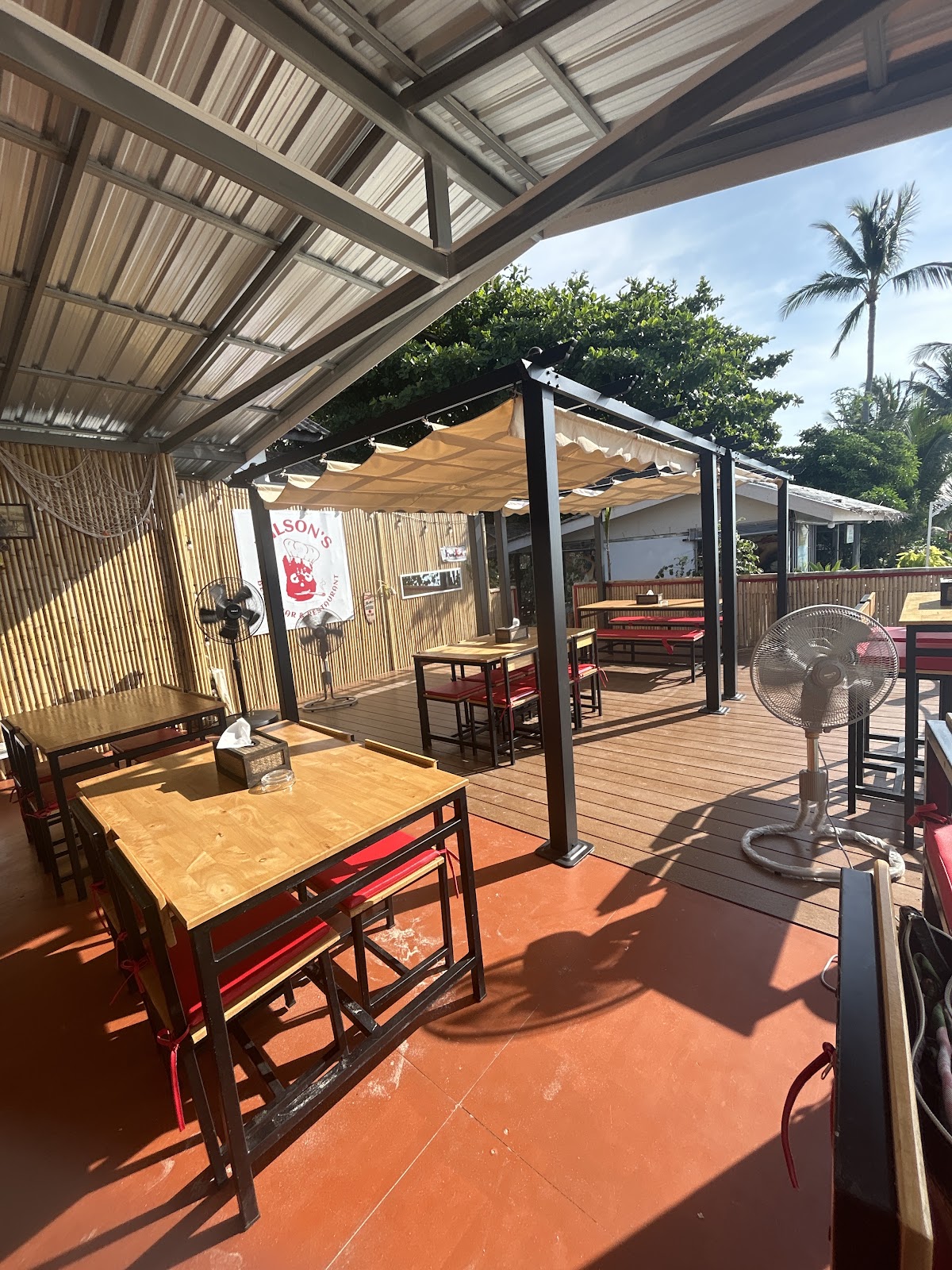 Wilson’s Beach Bar and Restaurant